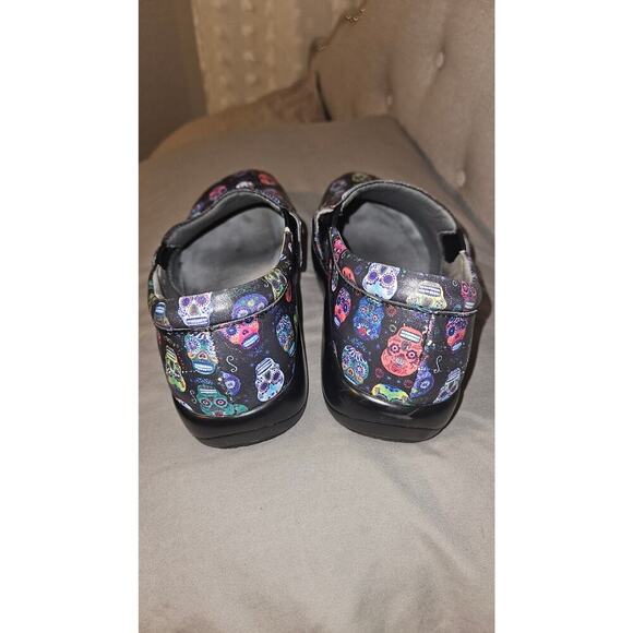 Alegria Keli Sugar Skulls Slip On Leather Shoes Women Sz 38 US 8/8.5 Nurse - Picture 4 of 6